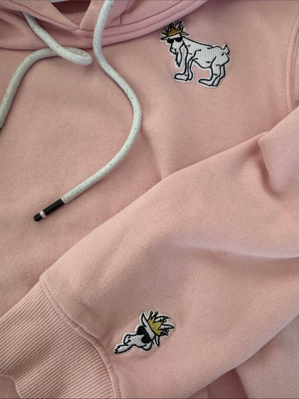 GOAT USA Pink Hooded Sweatshirt with Embroidered goat Motifs like new small - Picture 3 of 4